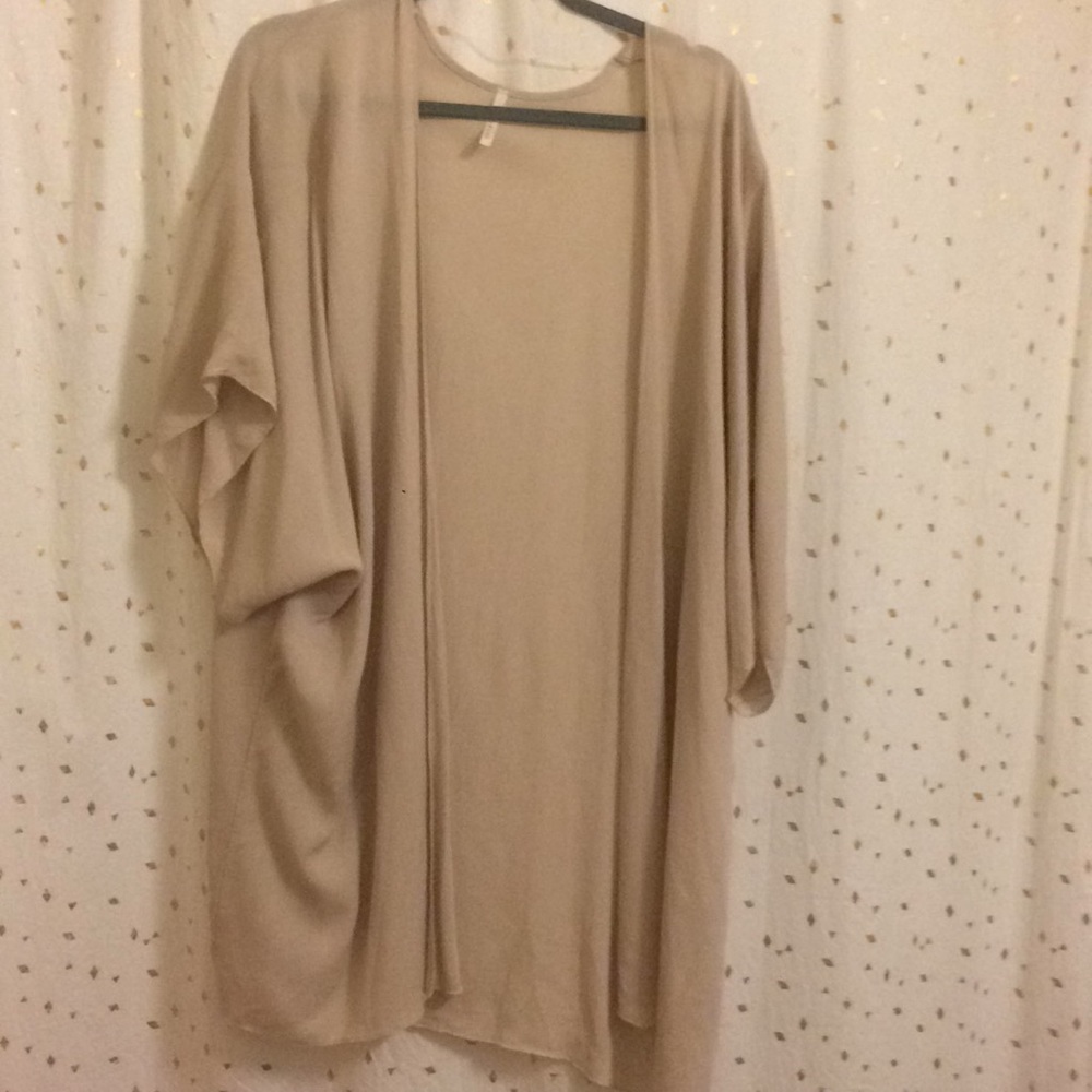 Beige kimono